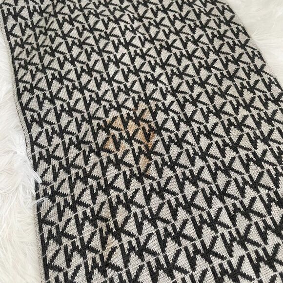 Women Michael Michael Kors Logo Scarf in Gray One Size - Picture 6 of 7